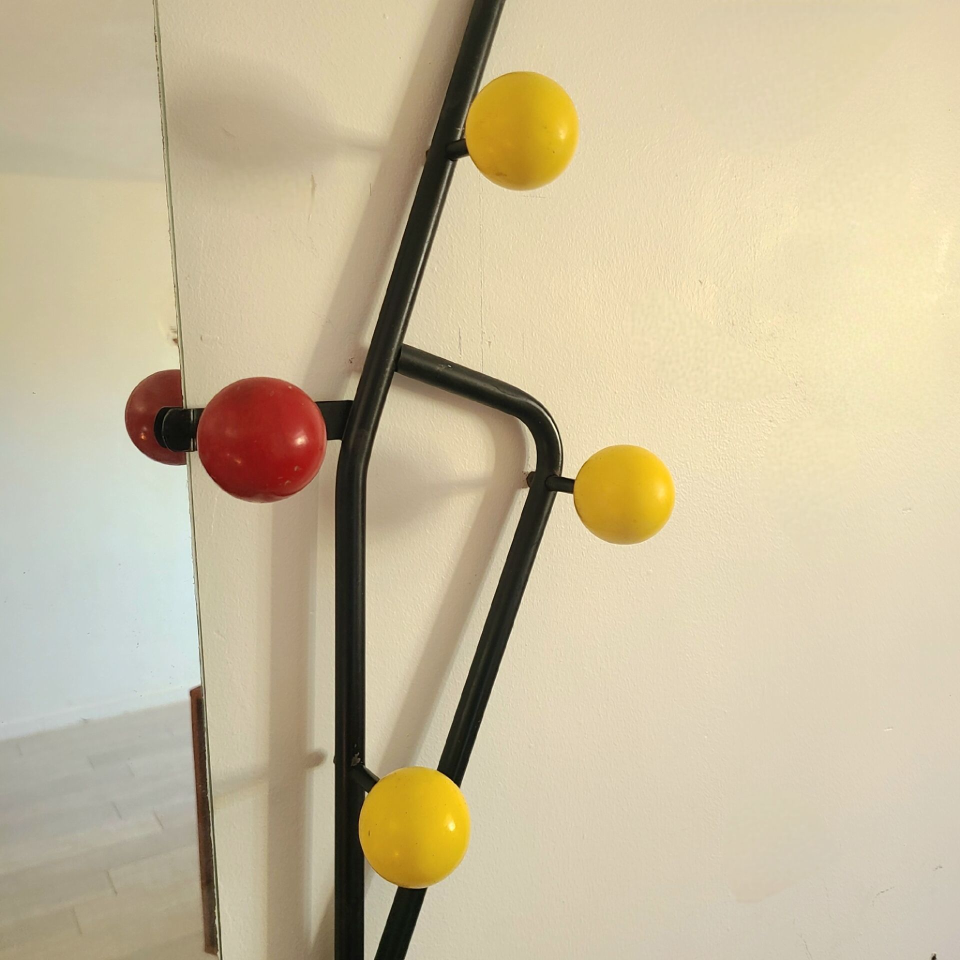 Porte manteaux vintage années 1960 boules miroir design Roger Feraud