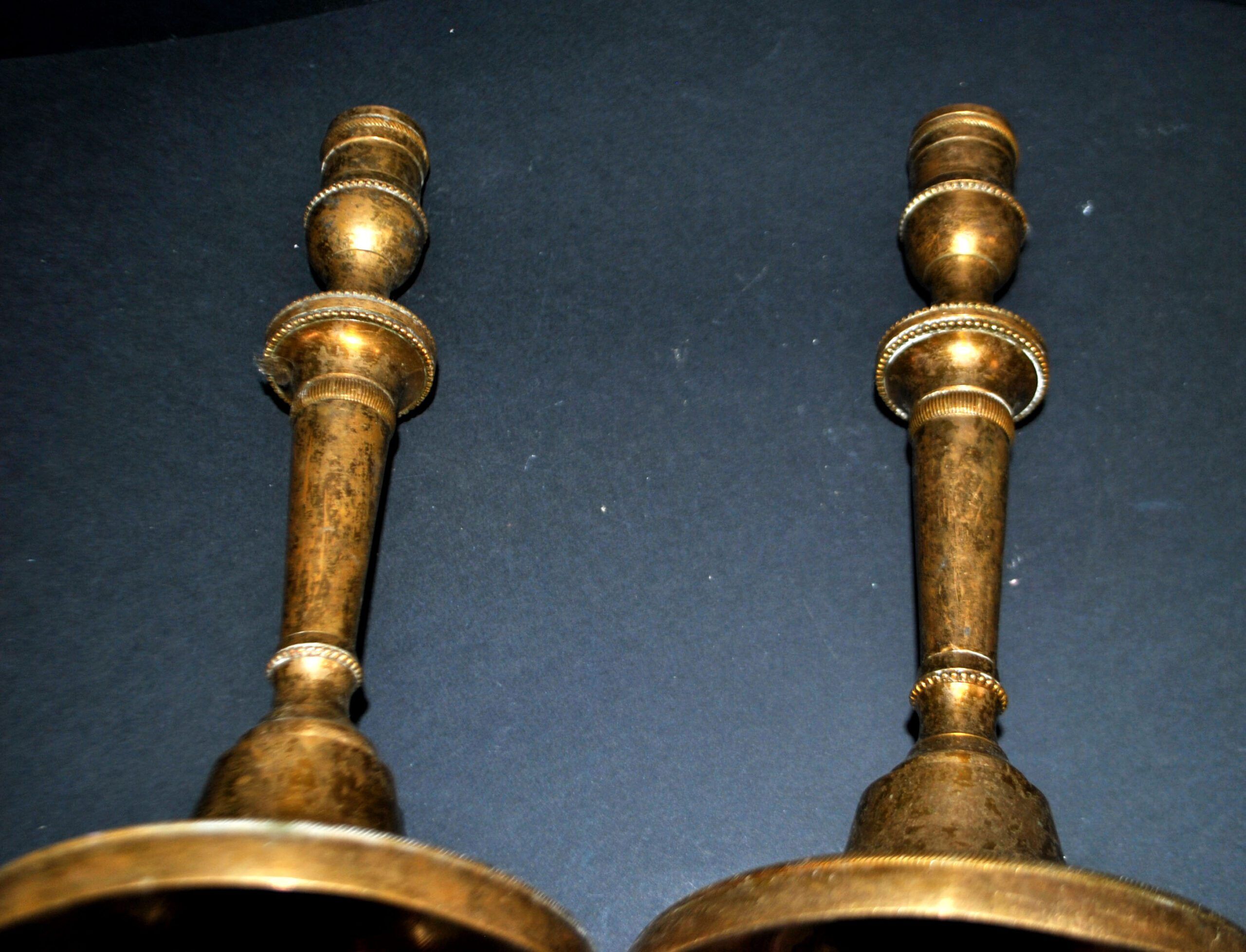 Set of 2 antique baluster candle holders in bronze – Pair of 19th-century beaded gadrooned candlesticks.
