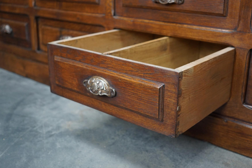 Boutique vitrine ou comptoir en chêne français XIXème siècle
