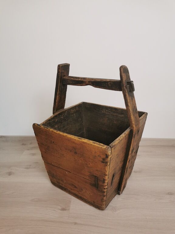 Asian wooden magazine holder