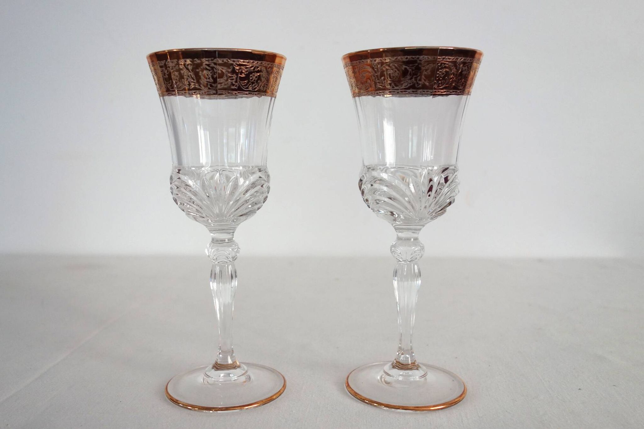 2 gold crystal wine glasses model Aurea by Royal crystal rock, Italy