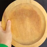 2 anciennes assiettes en bois