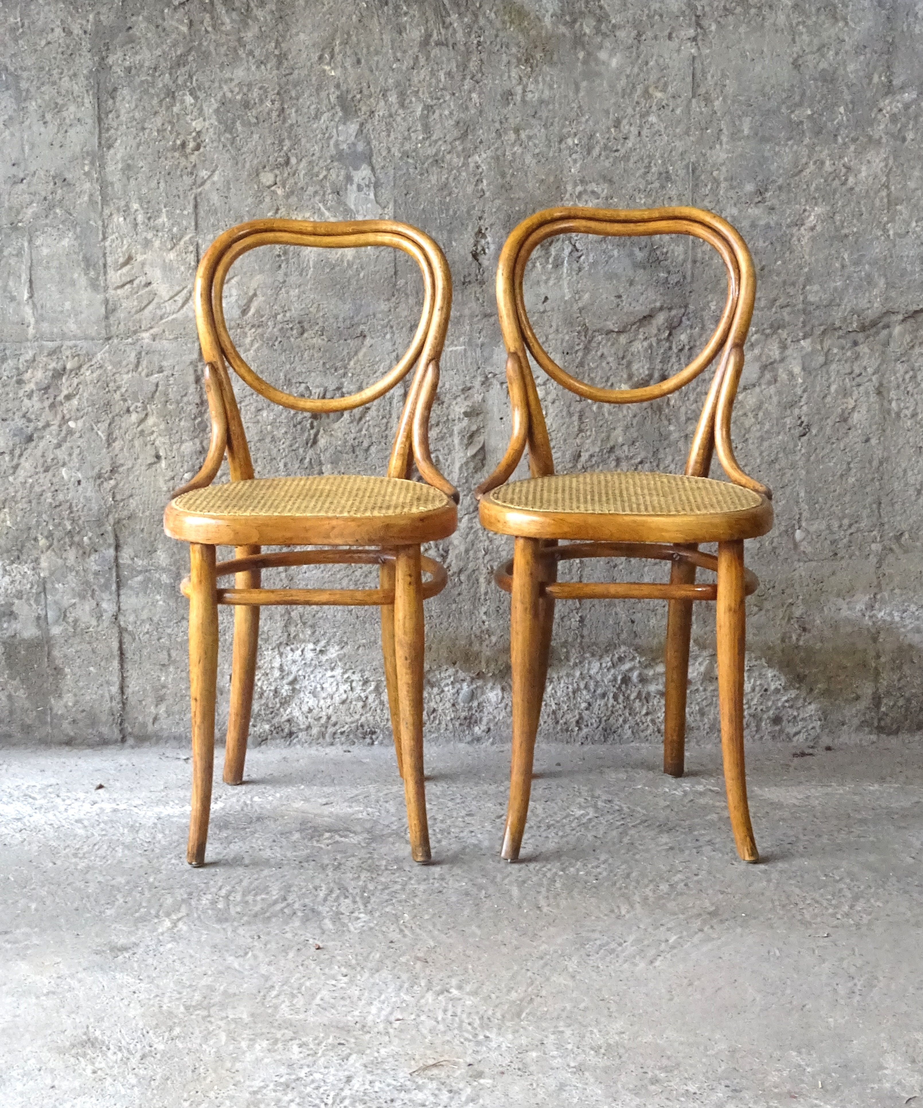 Lot of 2 chairs canne bistro heart Thonet no.28 circa 1890