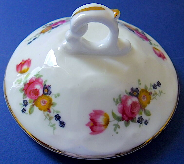 Pot à tabac en porcelaine anglaise à décor floral