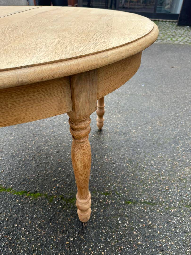 Renovated Louis Philippe 19th-century extendable round dining table 200cm