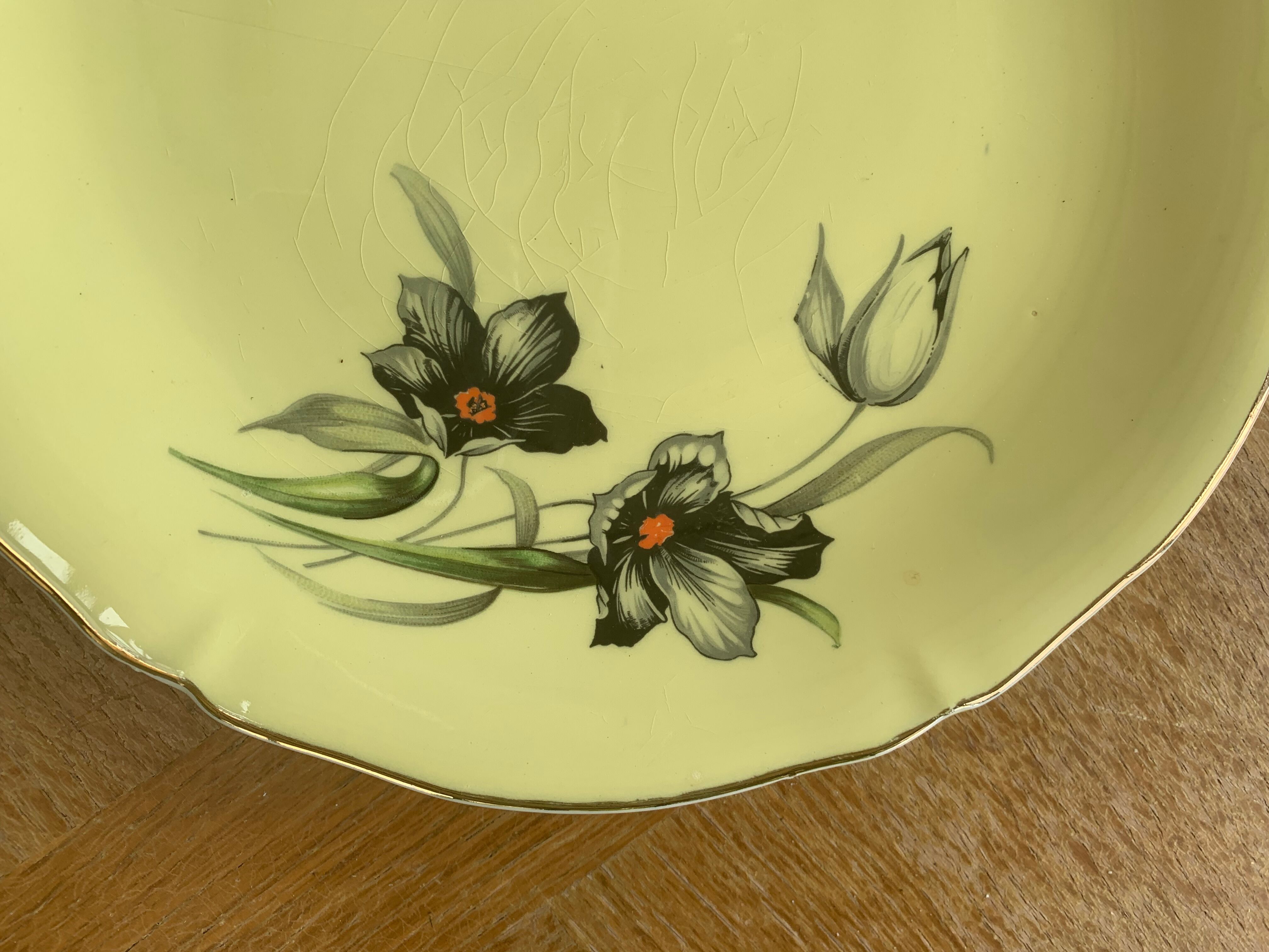 Cake set in yellow earthenware pattern black tulips ceranord Saint-Amand Vintage