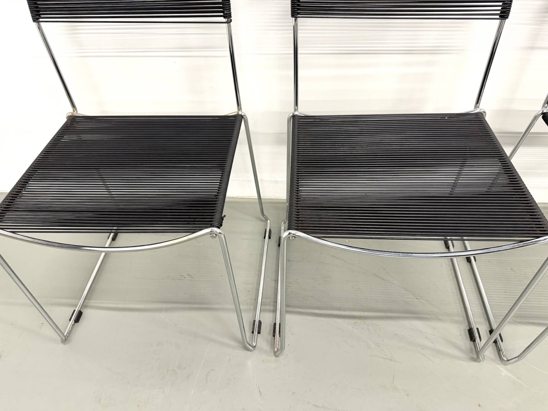 Set of 6 "Spaghetti" Chairs Italian Design 80s – Black & Chrome