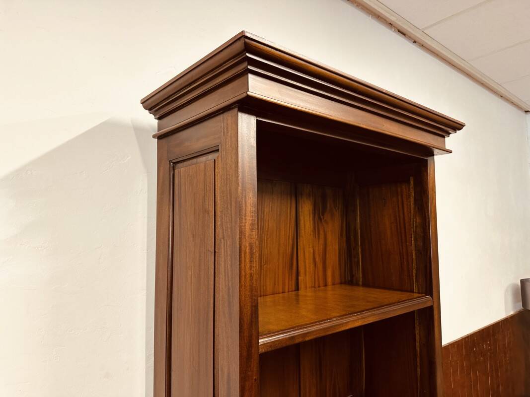 Classical English Bookcase