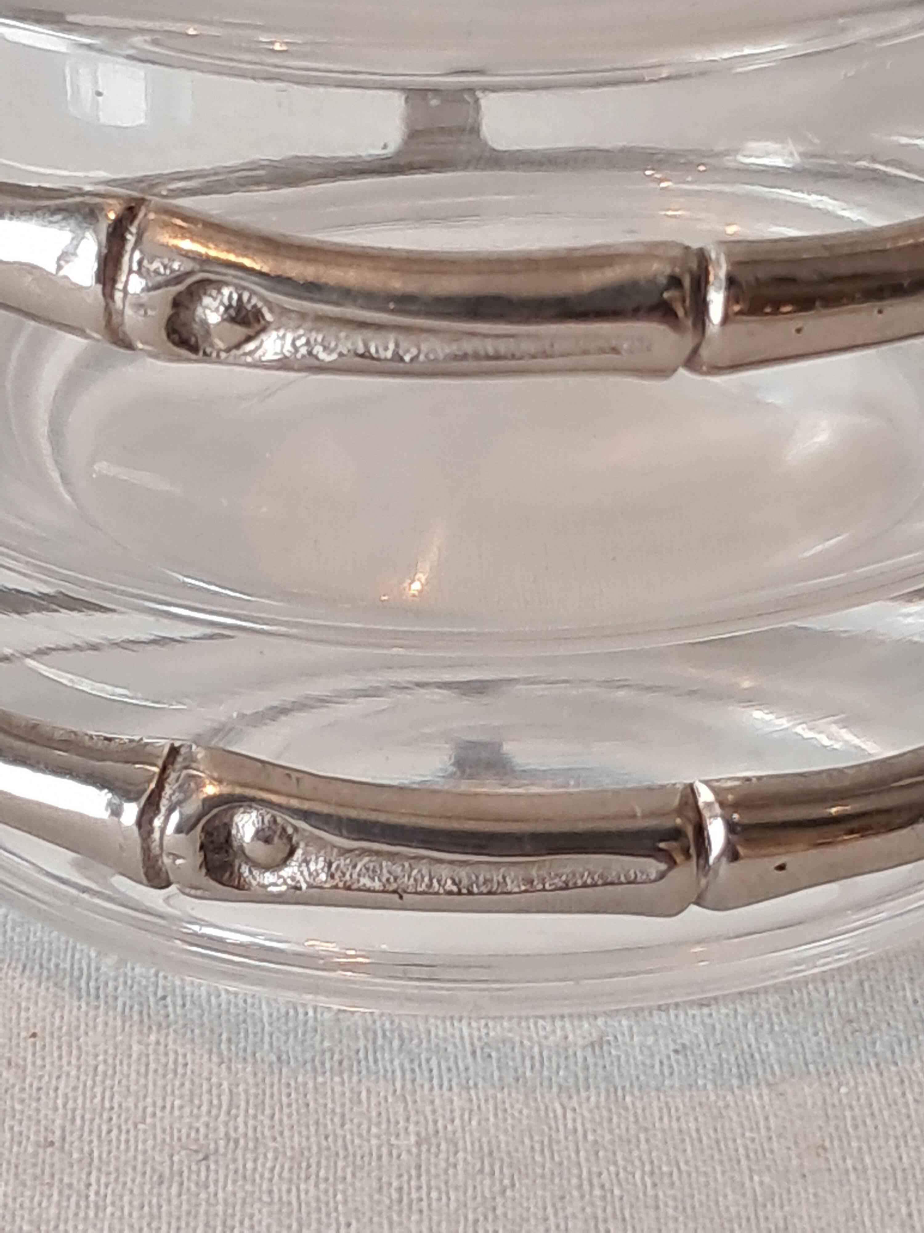 Cendrier En Verre Dans Un Support Faux Bambou Métallique