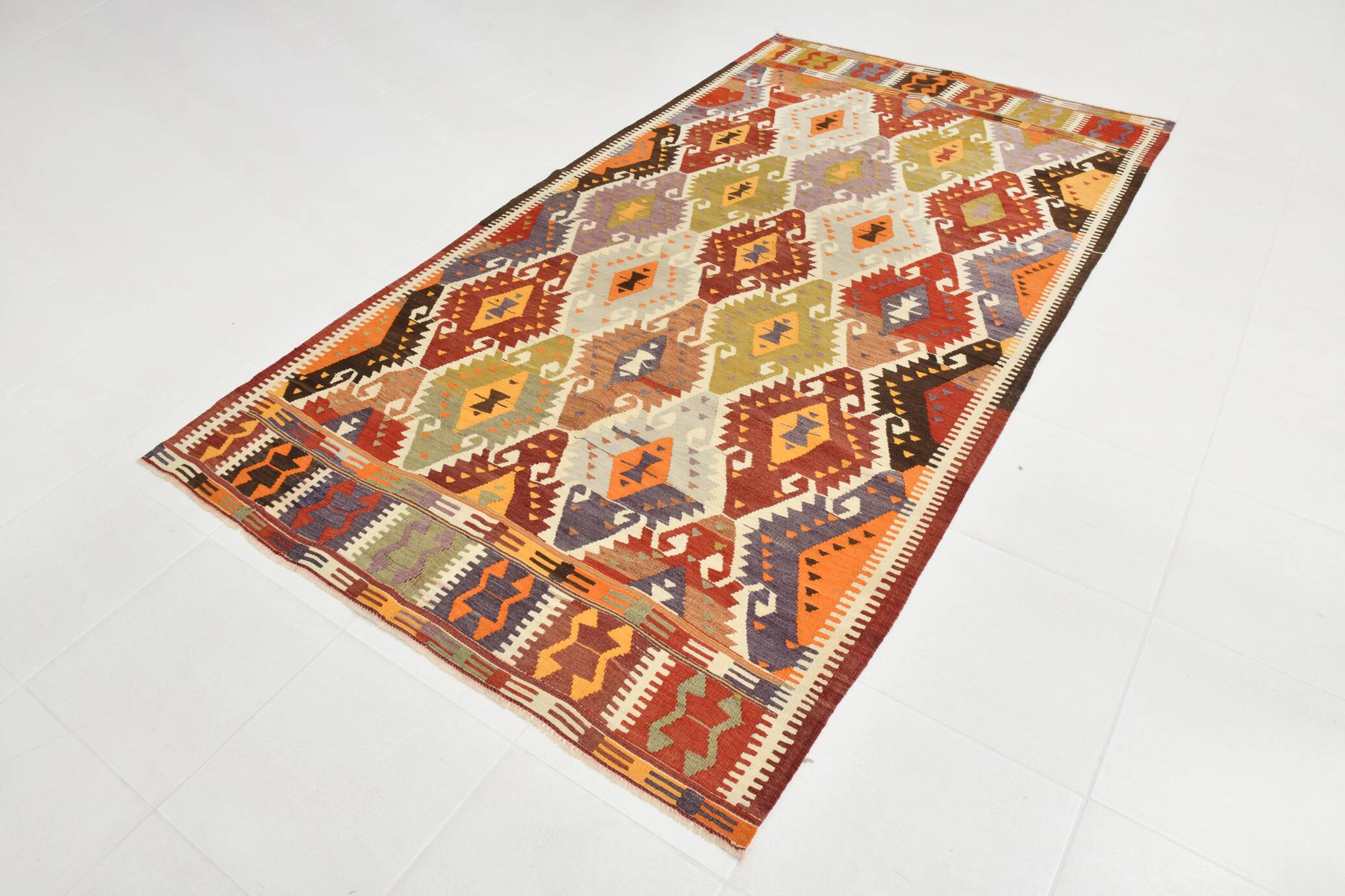 5x9 Geometric Style Vintage Kilim Rug,