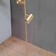 Lampadaire doré à 3 spots