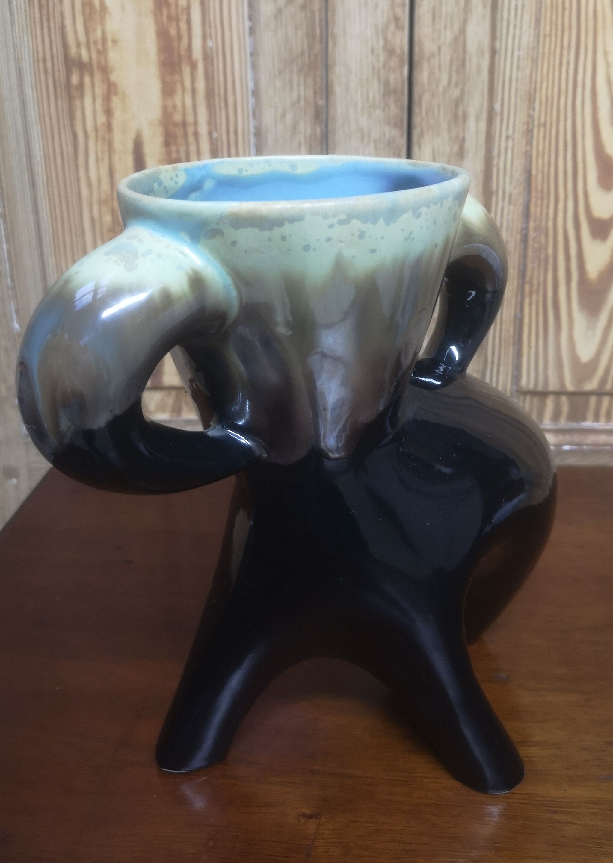 Zoomorphic ram vase 50 60 tripod