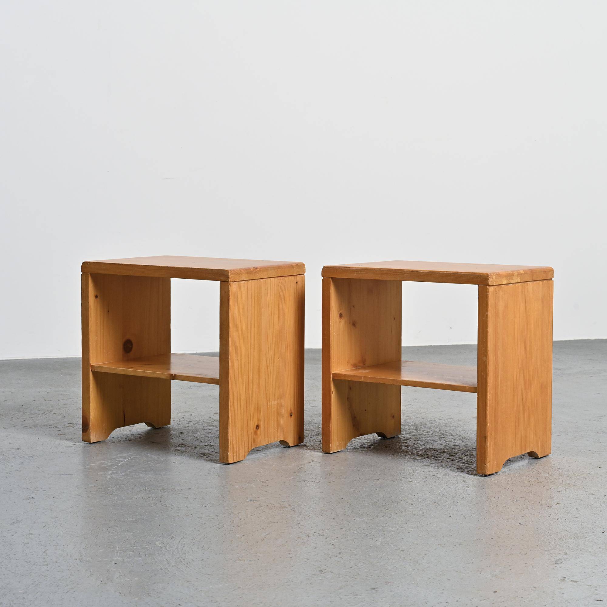 Pair of bedside tables from Arcs in solid pine, circa 1975.