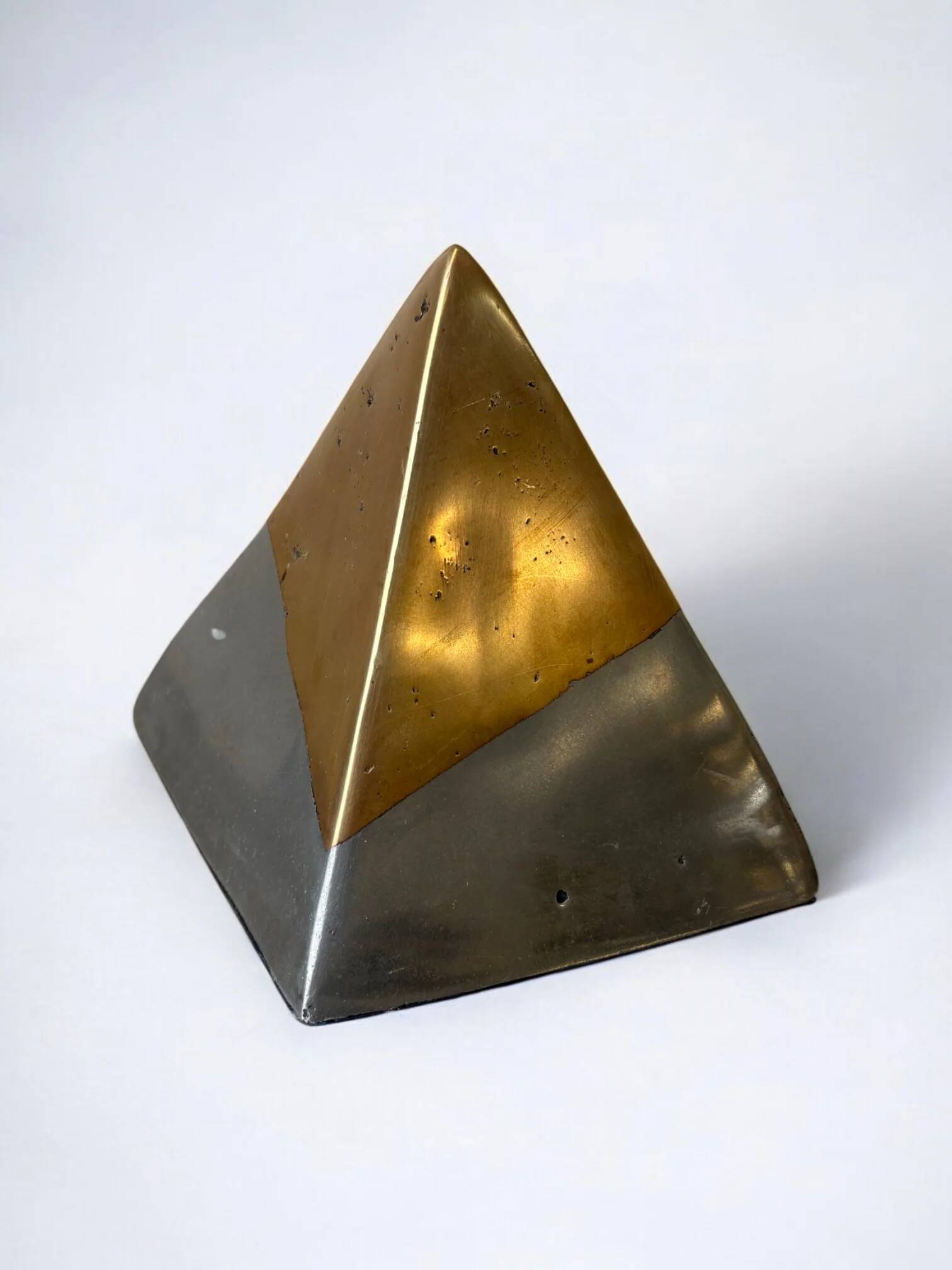 Sculpture brutaliste par Ardisur, porte-livre en bronze, Espagne années 1970