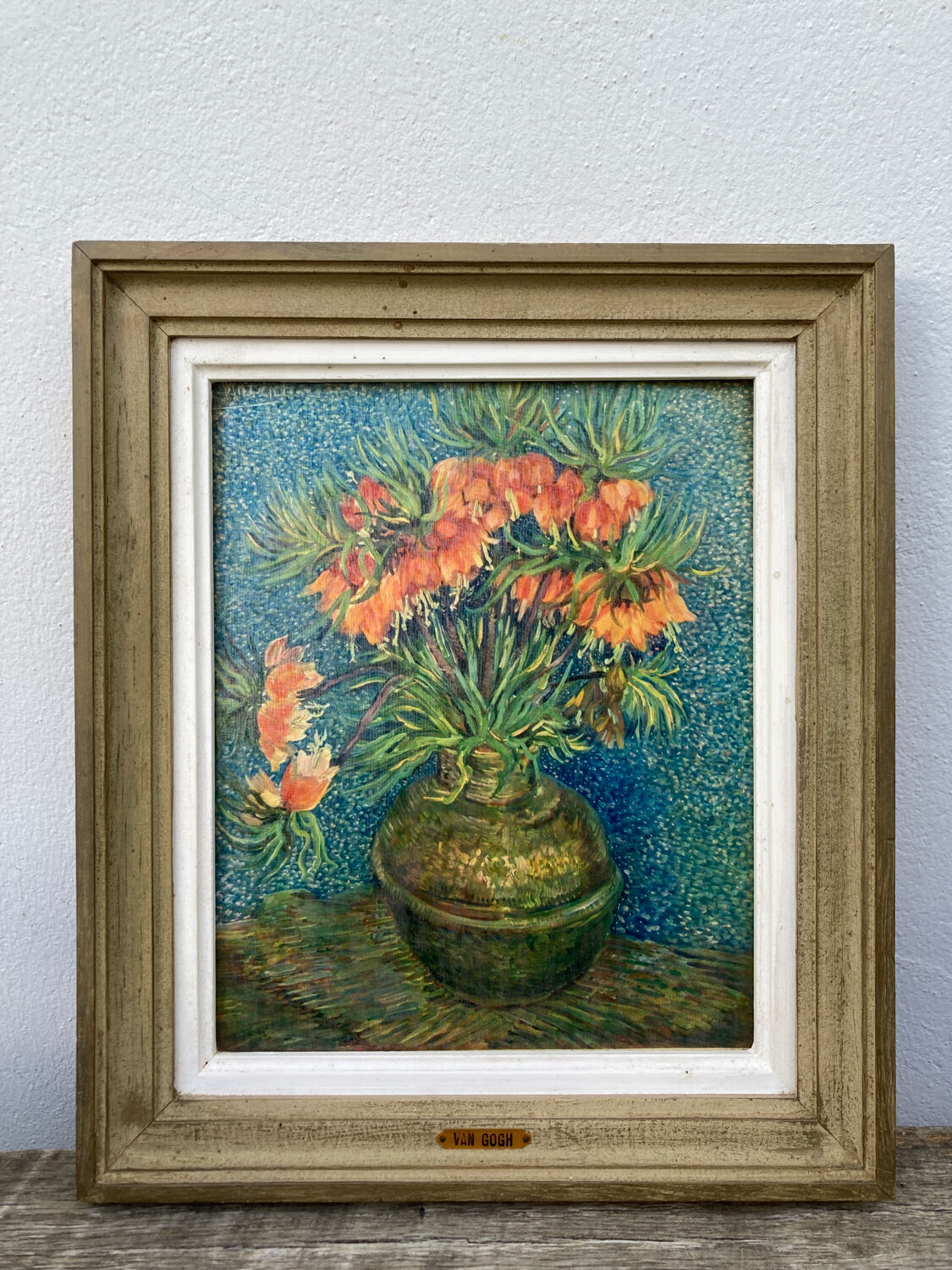 Table bouquet flowers reproduction frame wood
