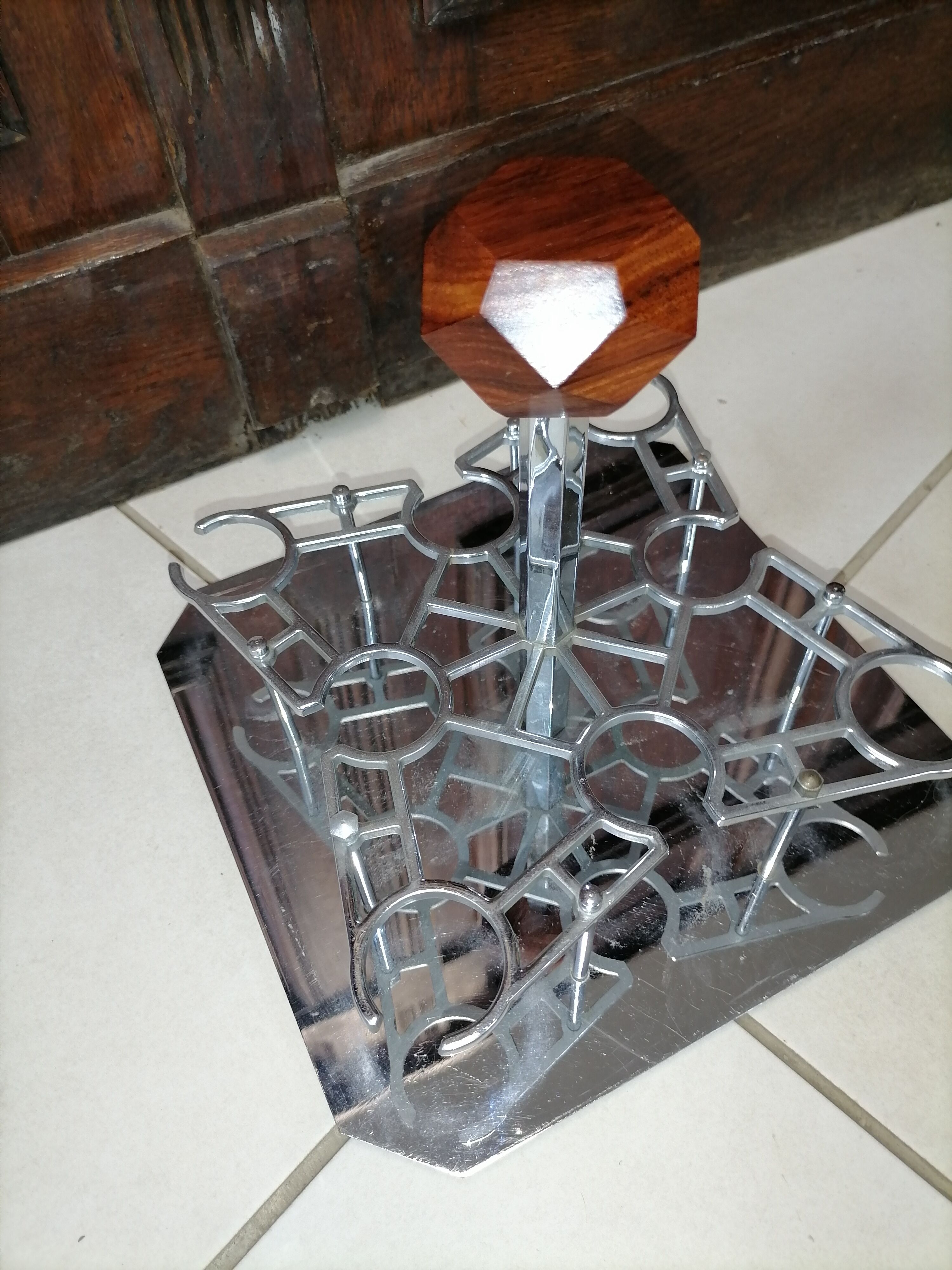 Glass basket