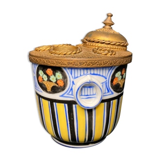 Old porcelain inkwell of Paris signed CLAIN late nineteenth