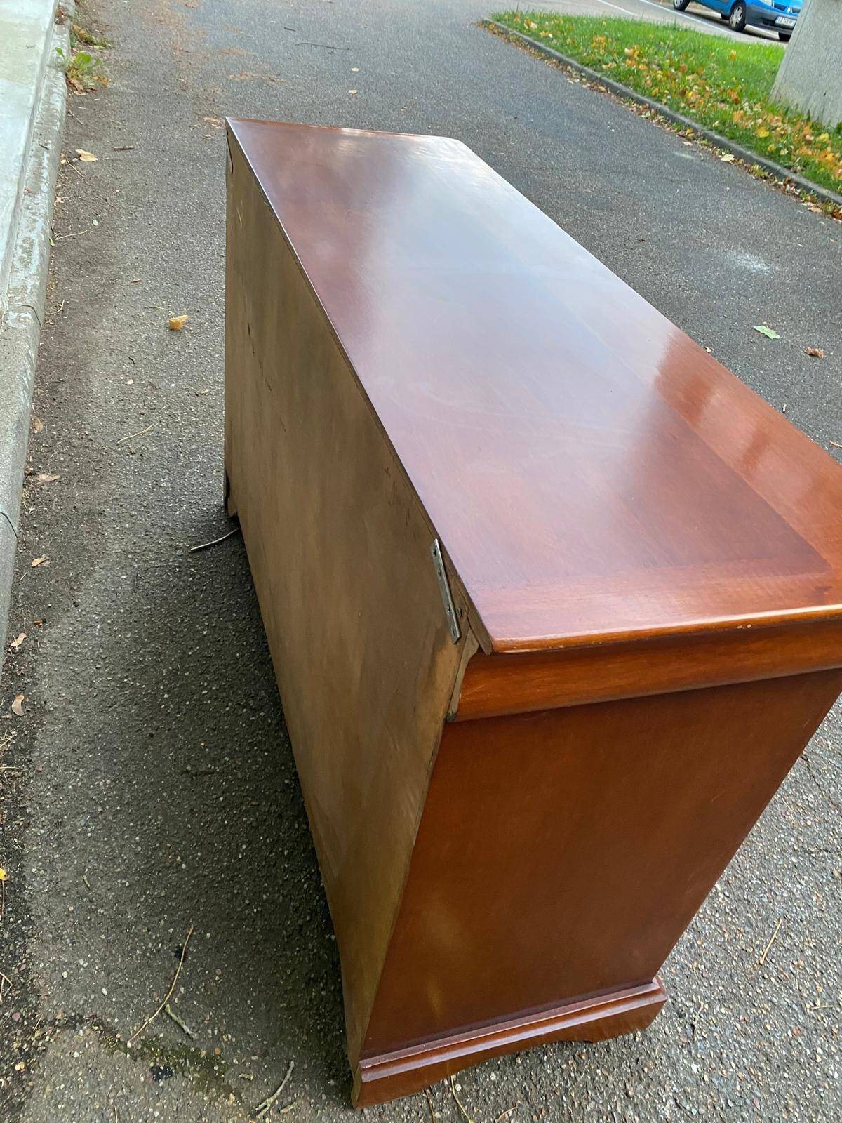 Buffet en bois 2 portes style Louis Philippe, 20ème s.
