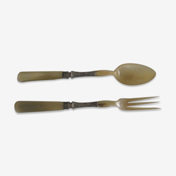 Horn and silver metal salad cutlery