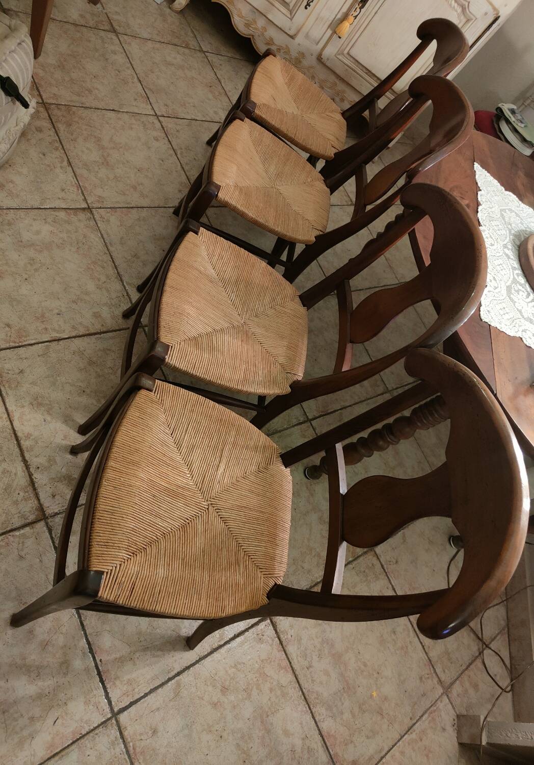 Lot de 4 chaises en bois de hêtre massif