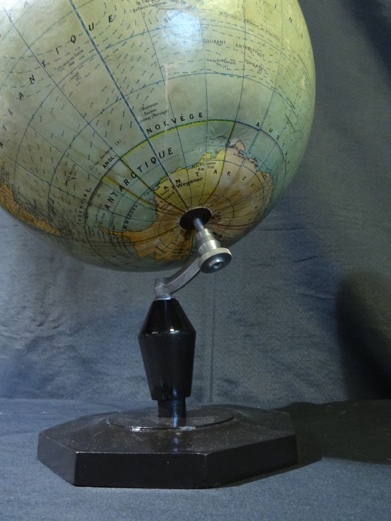 Globe early twentieth girard barrère and thomas