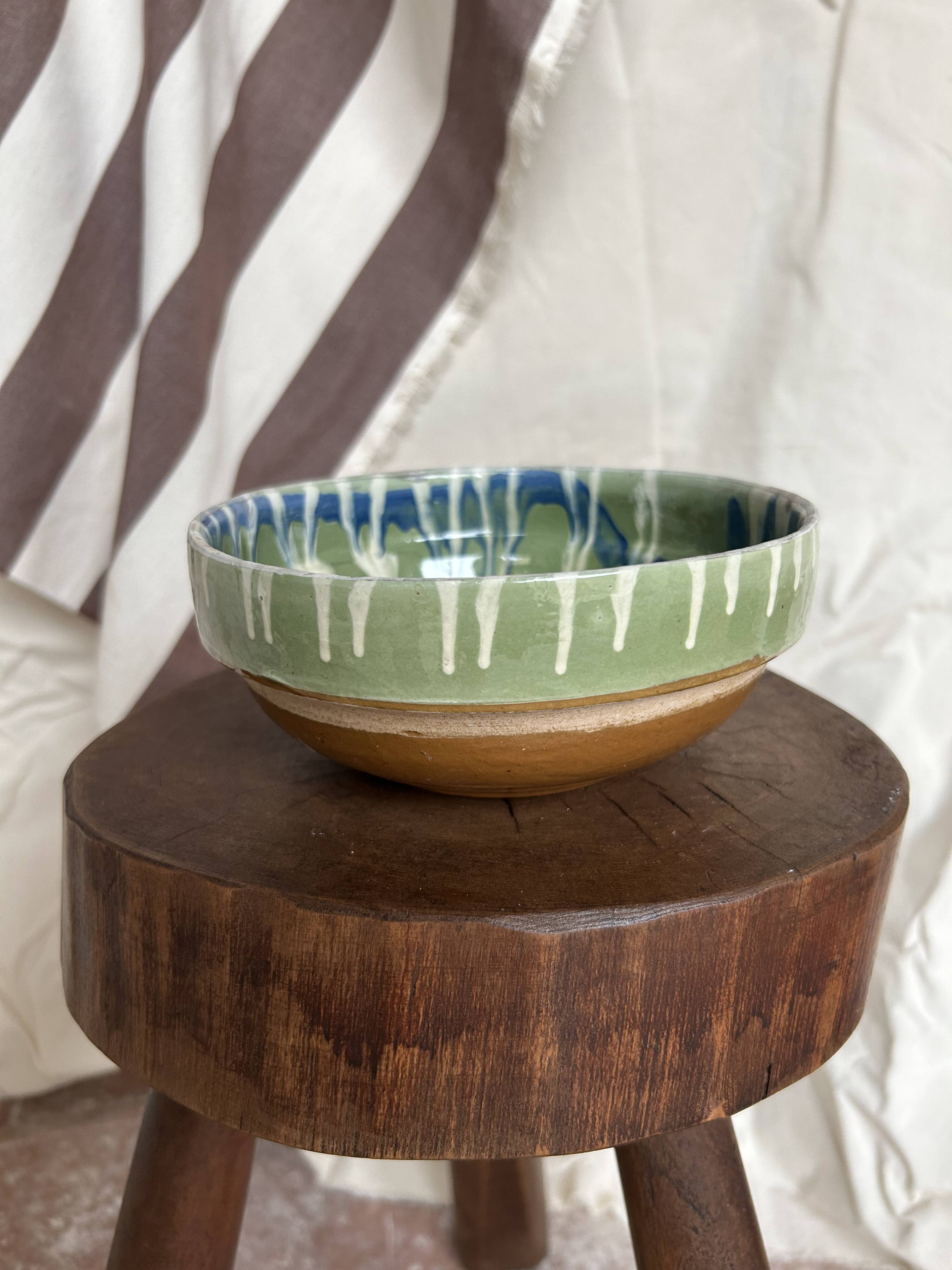 Bowl in painted terracotta