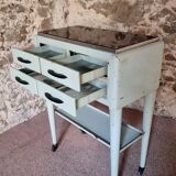 Table d'instruments médicaux en métal et verre, années 1960