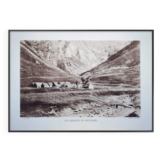 The barns of Moudang, Hautes-Pyrénées, photo printed in 1937.