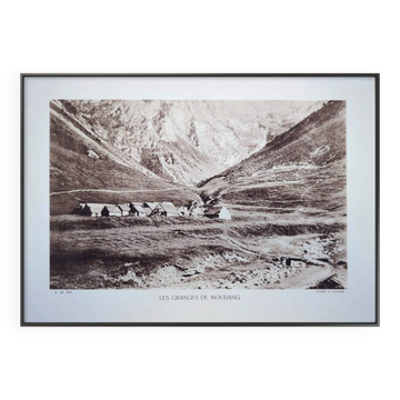 The barns of Moudang, Hautes-Pyrénées, photo printed in 1937.