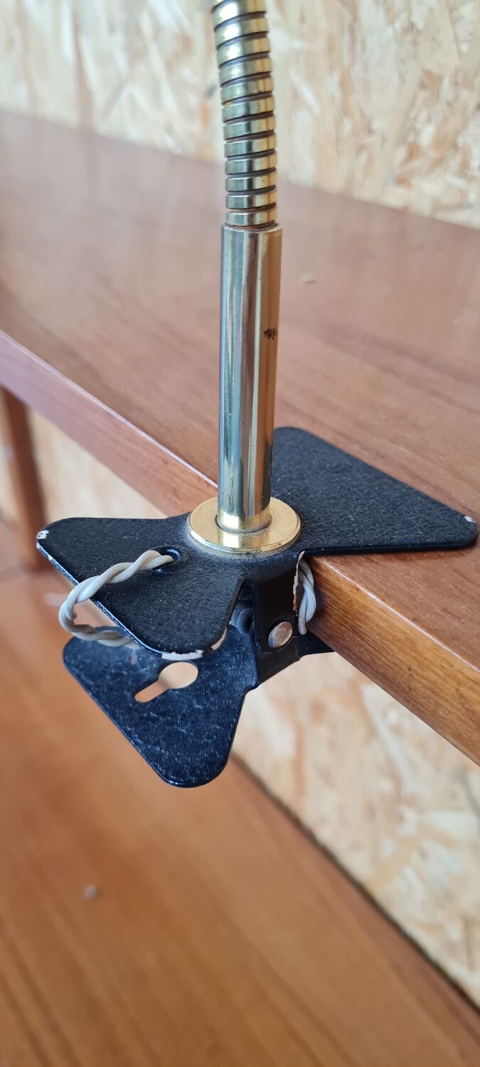 Lamp for clip-on shelf