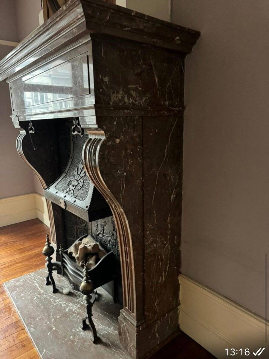 Impressive Napoleon III fireplace in Rance marble, around 1880.
