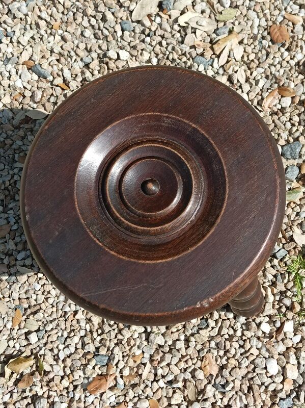 Solid wood stool round legs tripod