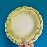 Antique flat plate in majolica