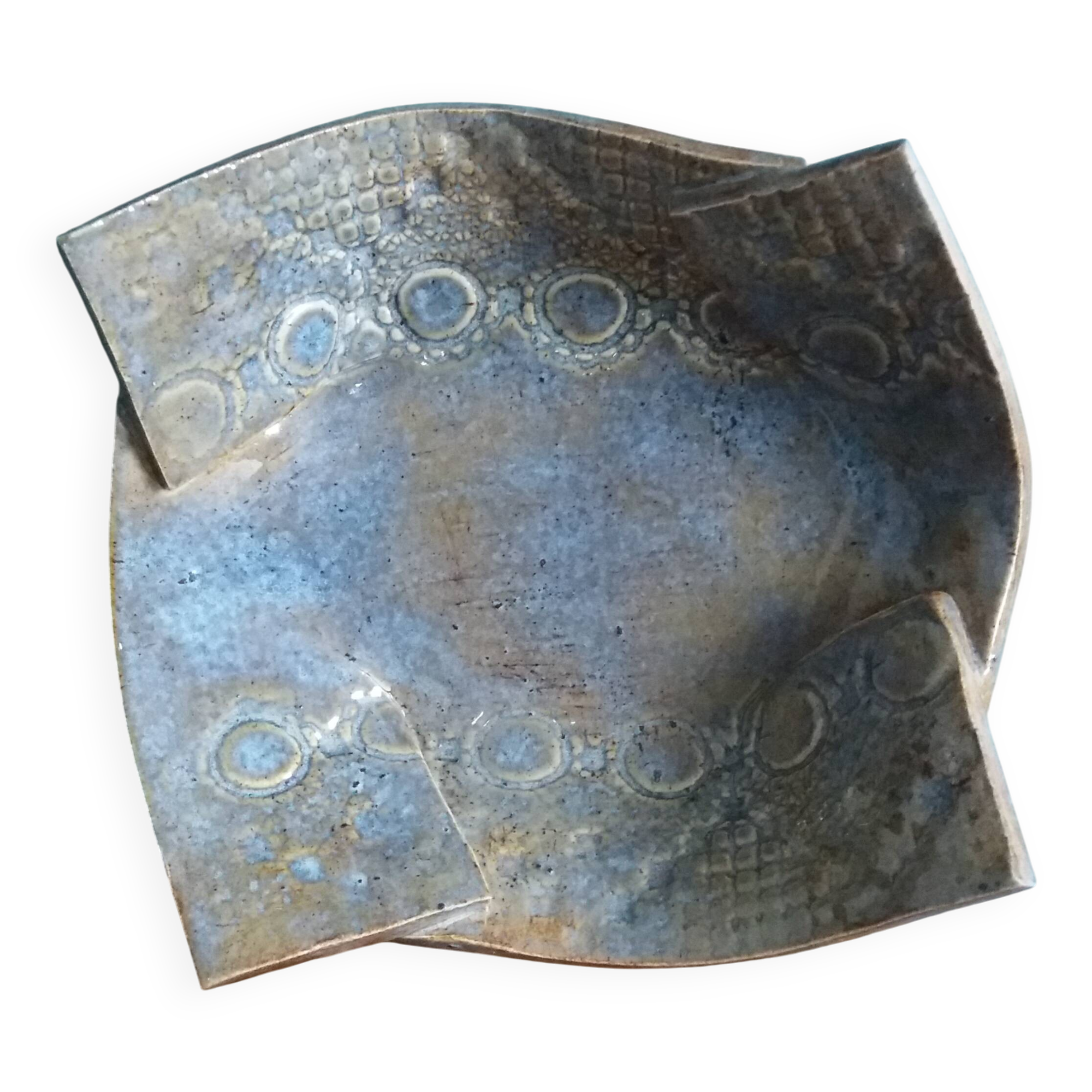 AP ceramic trinket tray with lace-like embroidery effect