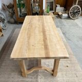 Extendable farmhouse table in solid oak