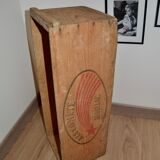 Old wooden box "has the comet" Aurillac