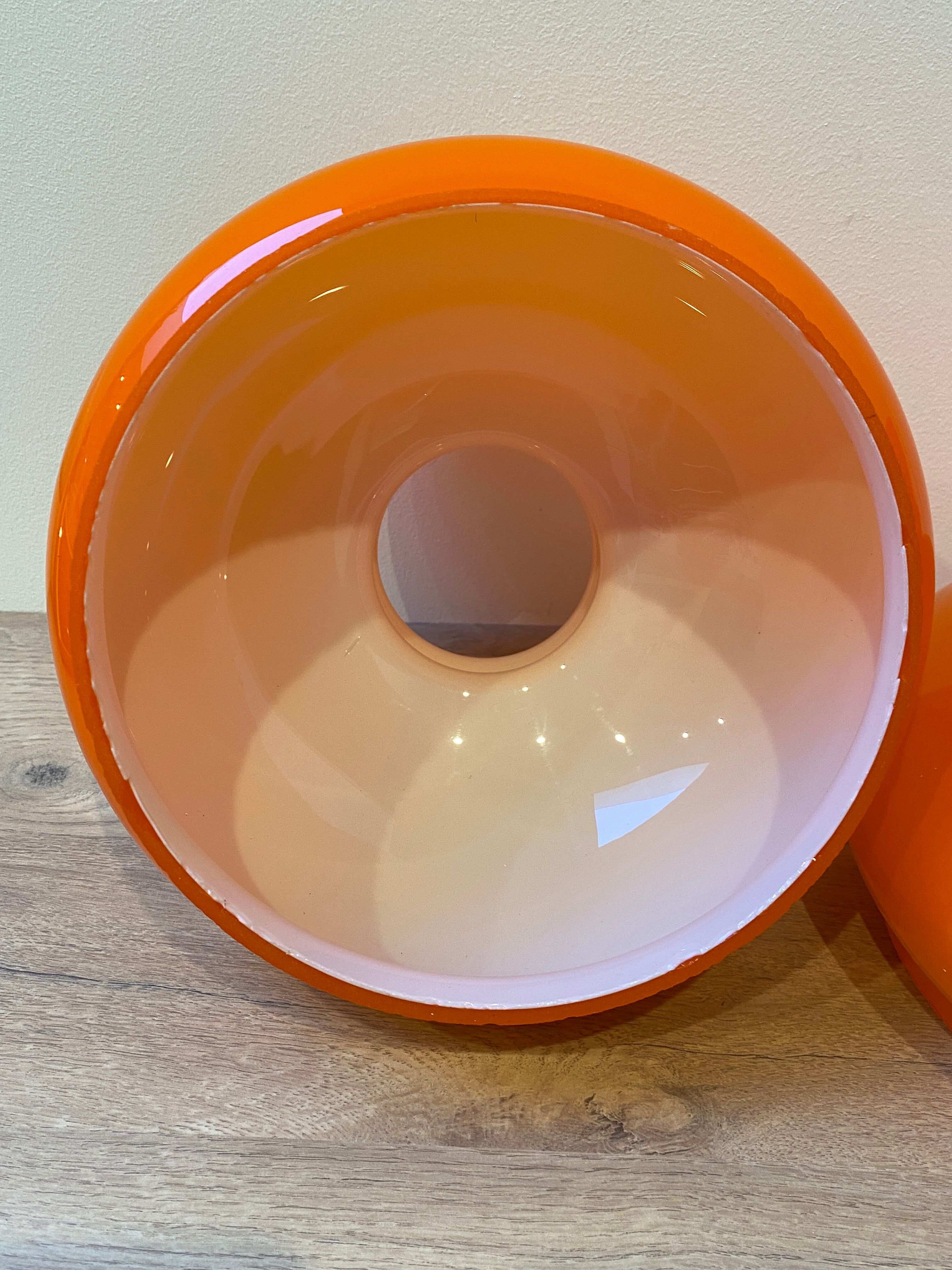 Duo d'abat jour en verre opalin orange vintage