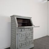 Sloped desk with chamfered edges