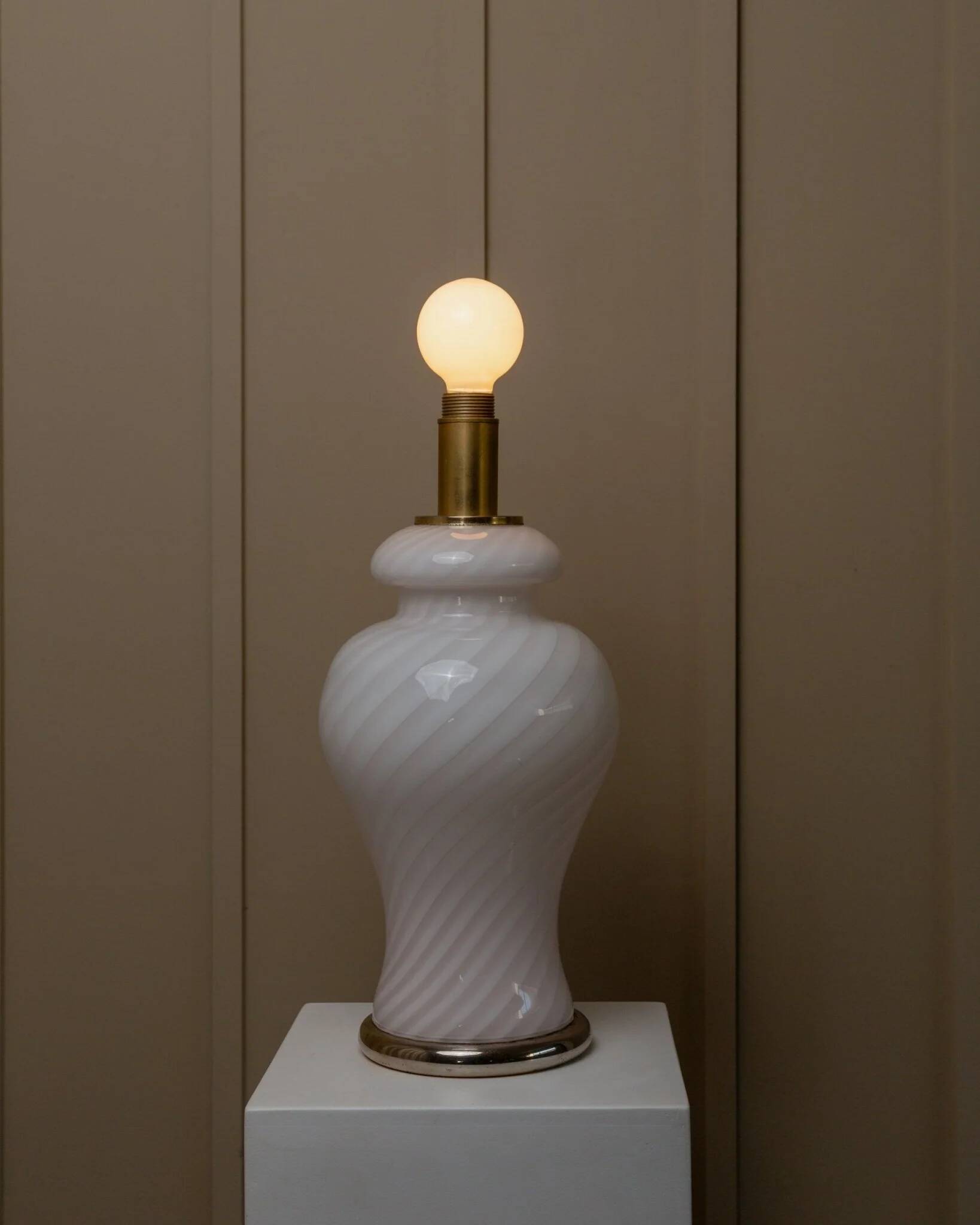 XXL Murano Glass Table Lamp, 1970s Italy, soft pink opaline – hand-blown glass with brass base