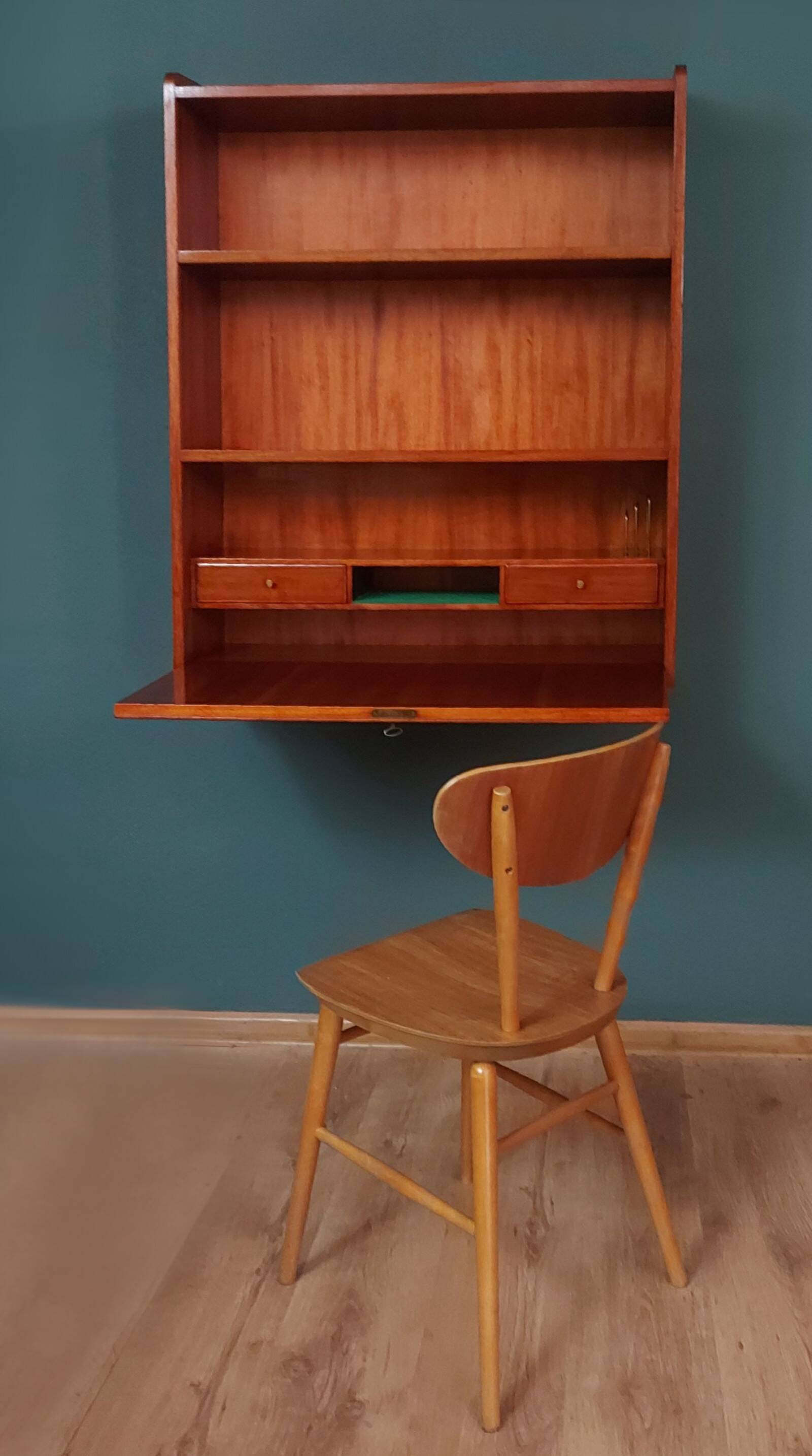 Danish hanging bookcase - Secretary 1960s