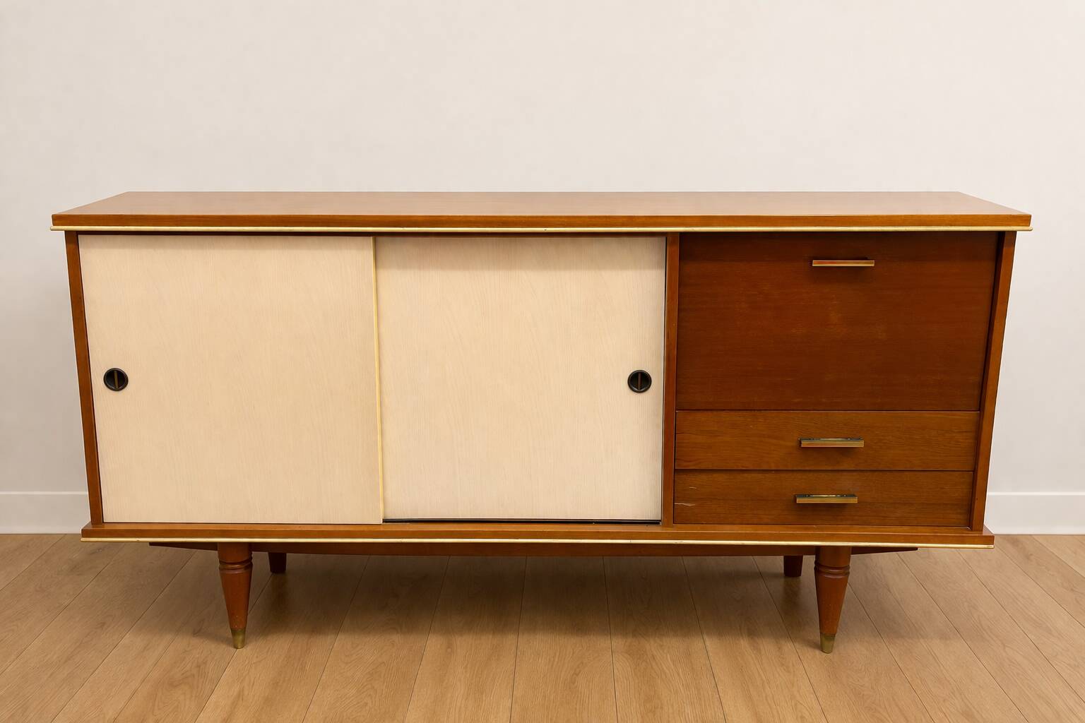 Vintage 1960s sideboard buffet