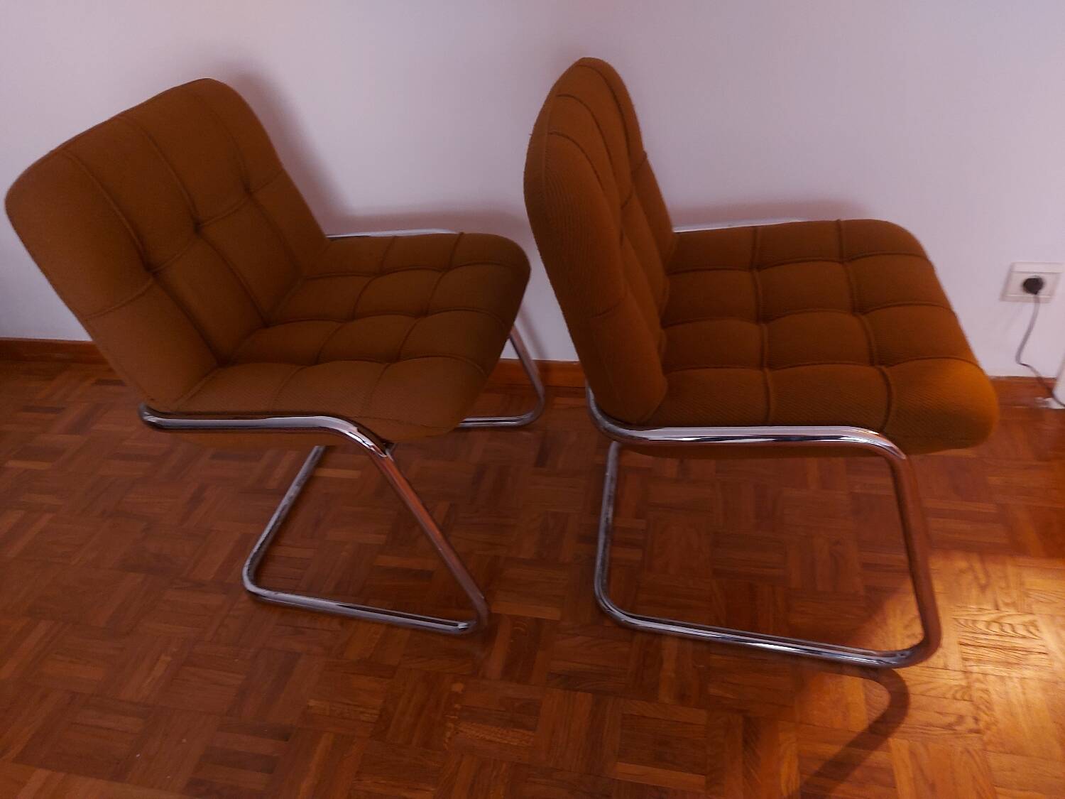 2  fauteuils par Yves Christin pour Airborne