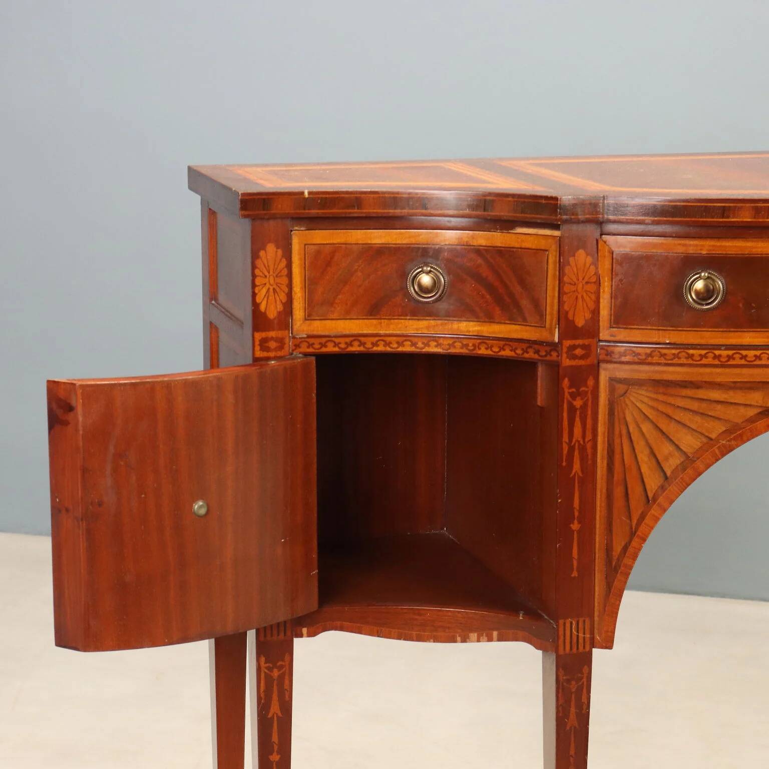 Victorian mahogany sideboard with inlays
