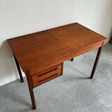 Bureau vintage avec coiffeuse