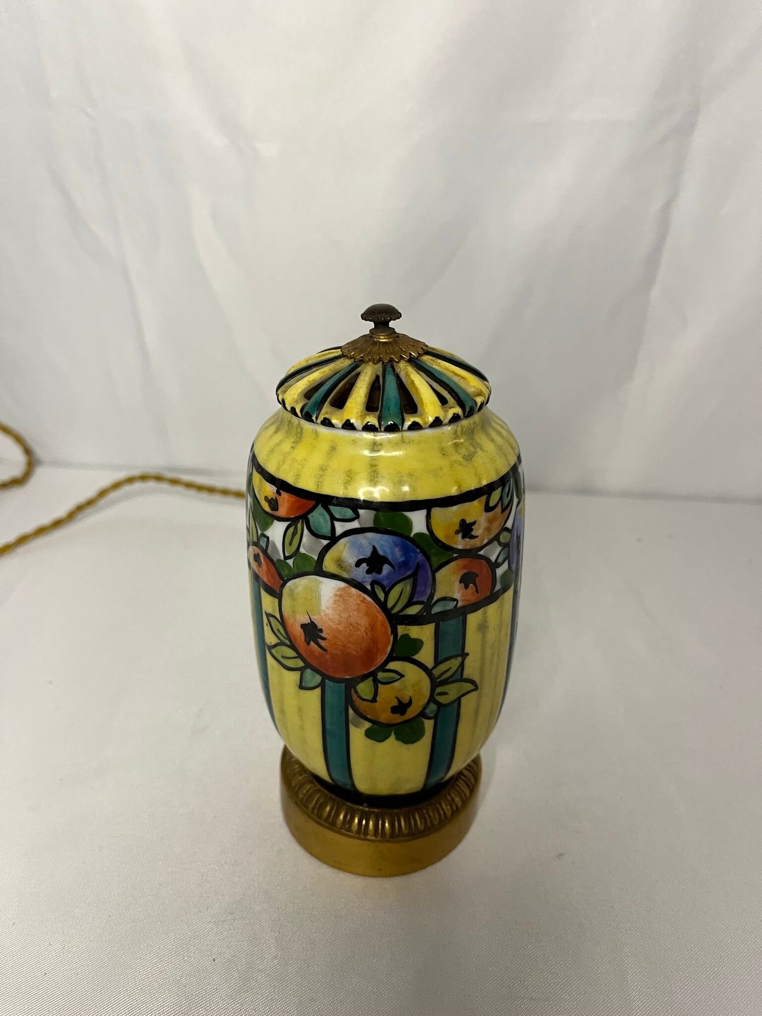 Porcelain lamp