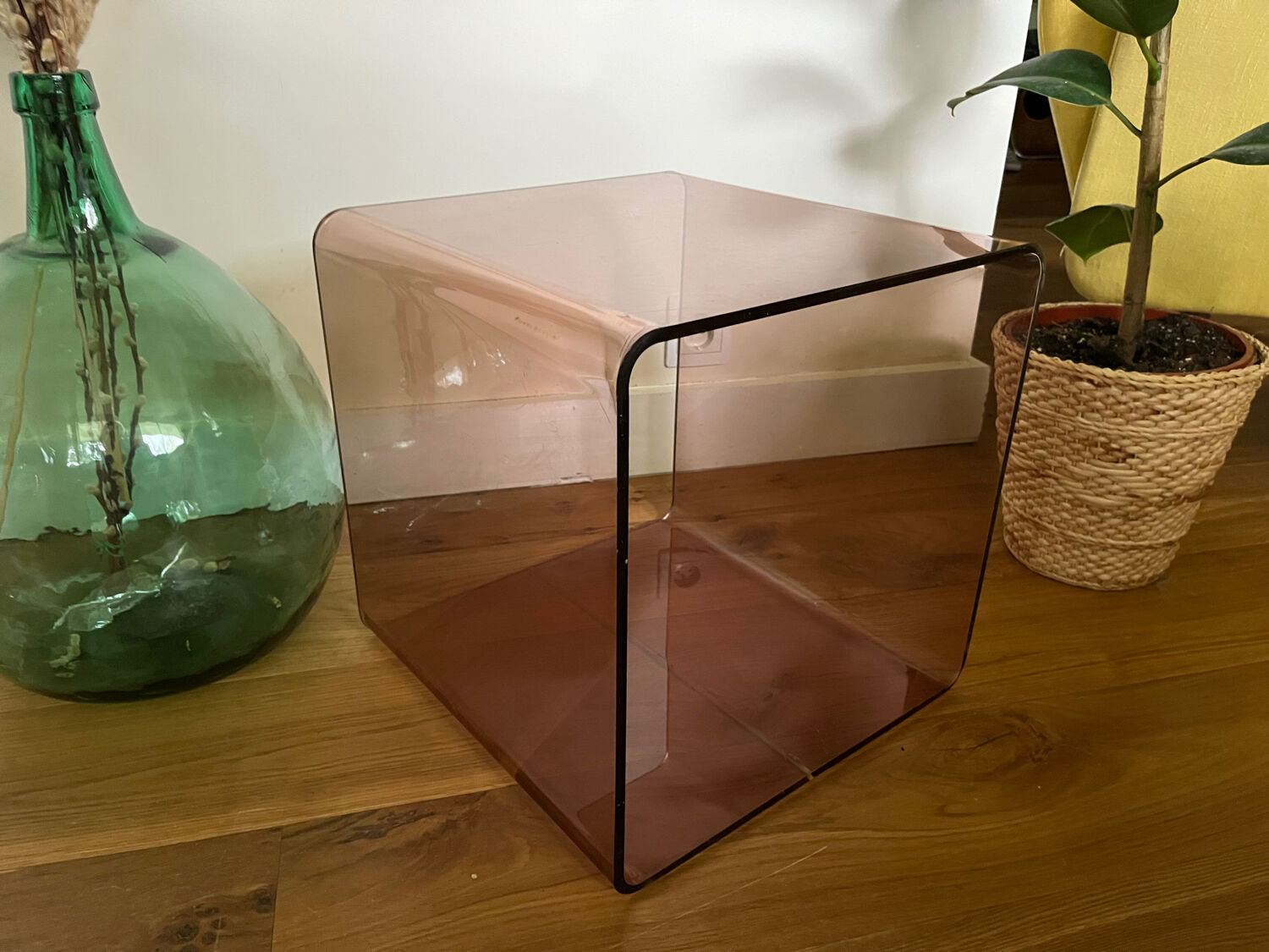 Vintage smoked plexiglass cube by Miche Dumas for Roche Bobois 70s.