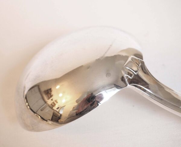 Service métal argenté 12 cuillères soupe, 12 fourchettes et louche.