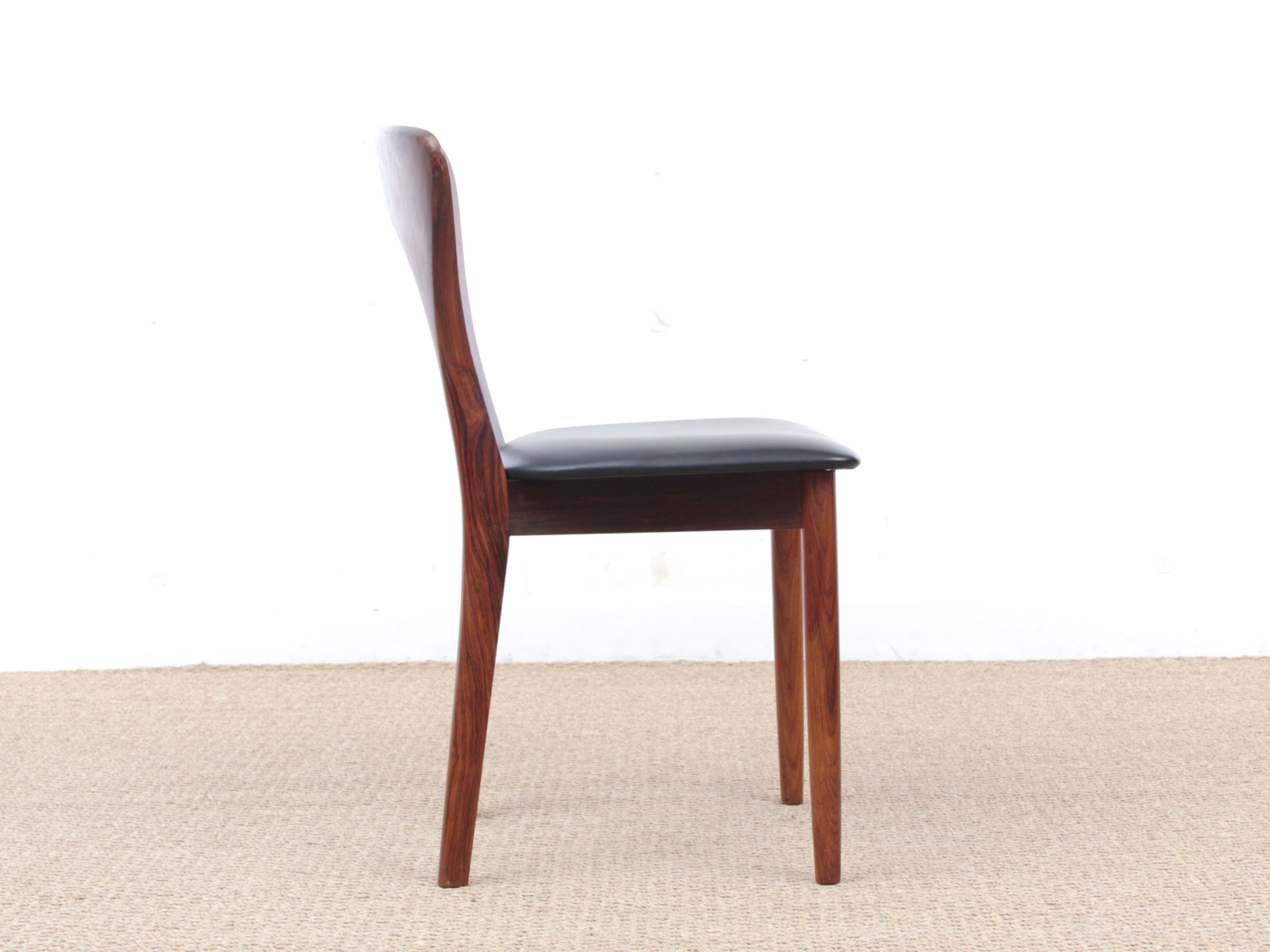 Suite of 4 Scandinavian chairs in Rio rosewood, Model Peter