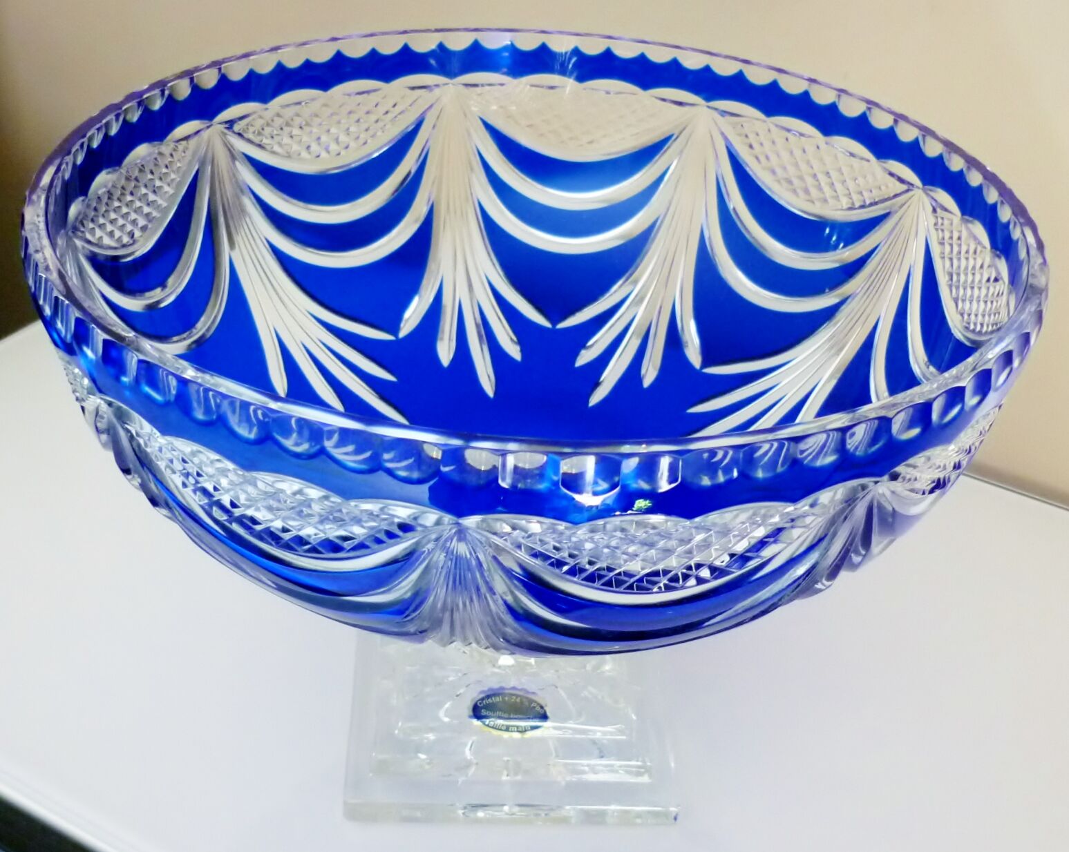Centerpiece, blue crystal of Lorraine, limited series 233/500, blown and cut