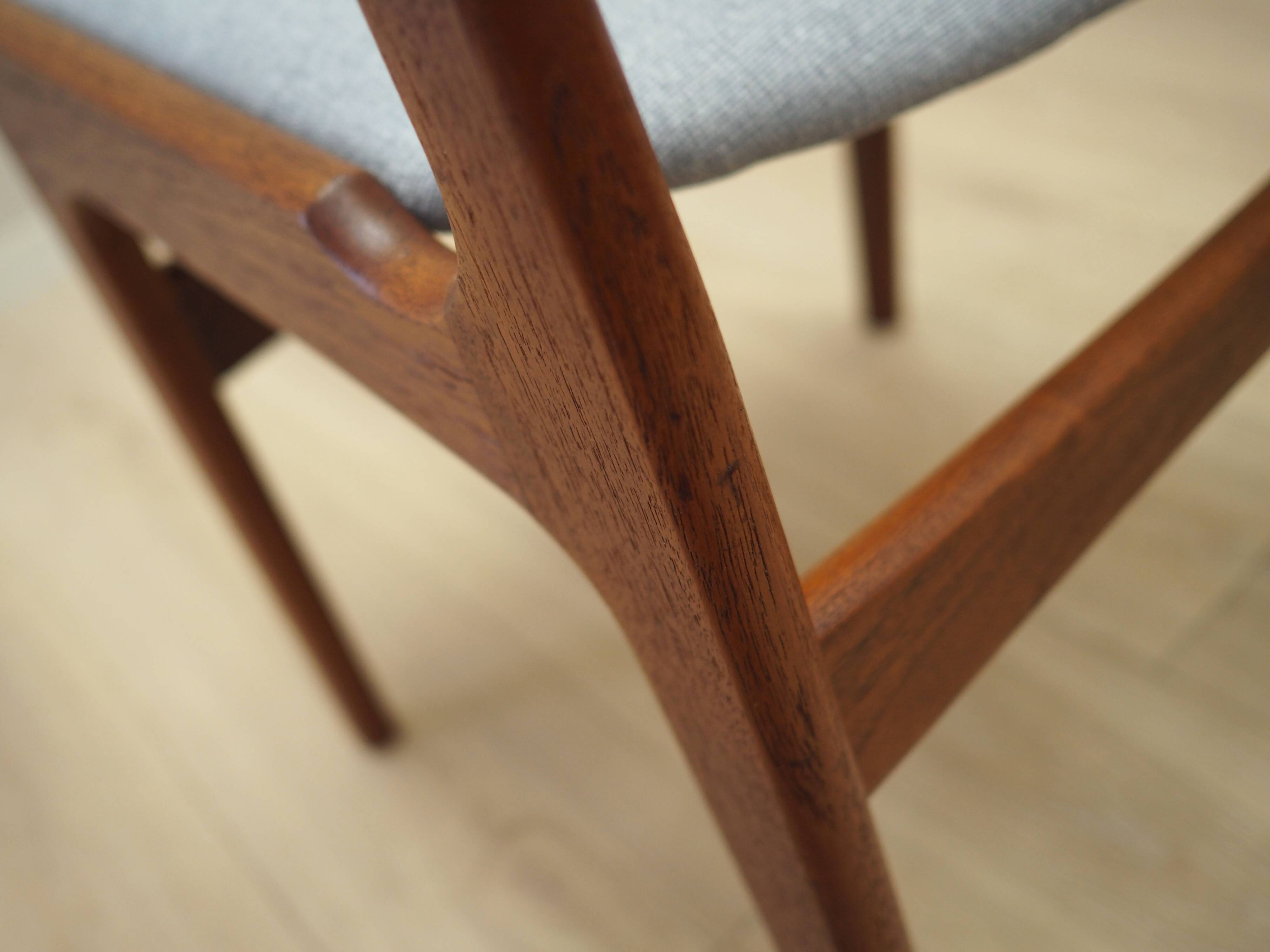 Ensemble de six chaises en teck, design danois, années 1970, fabrication : Nova